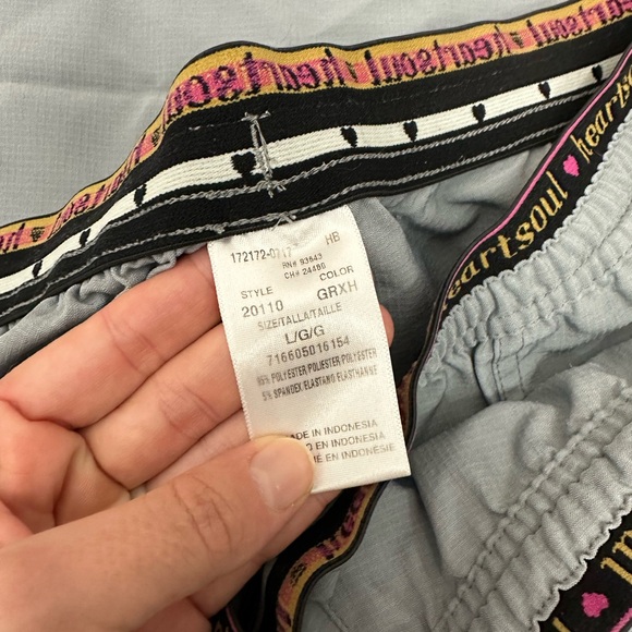 Heartsoul Scrubs 2 Tops Medium, 2 Bottoms (1 Large/1 Medium) $10 Each Piece! - Picture 3 of 7